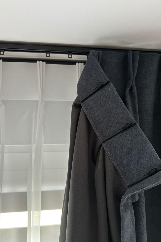 Zasłona dimout na wymiar zapewniająca komfortowe zaciemnienie wnętrza